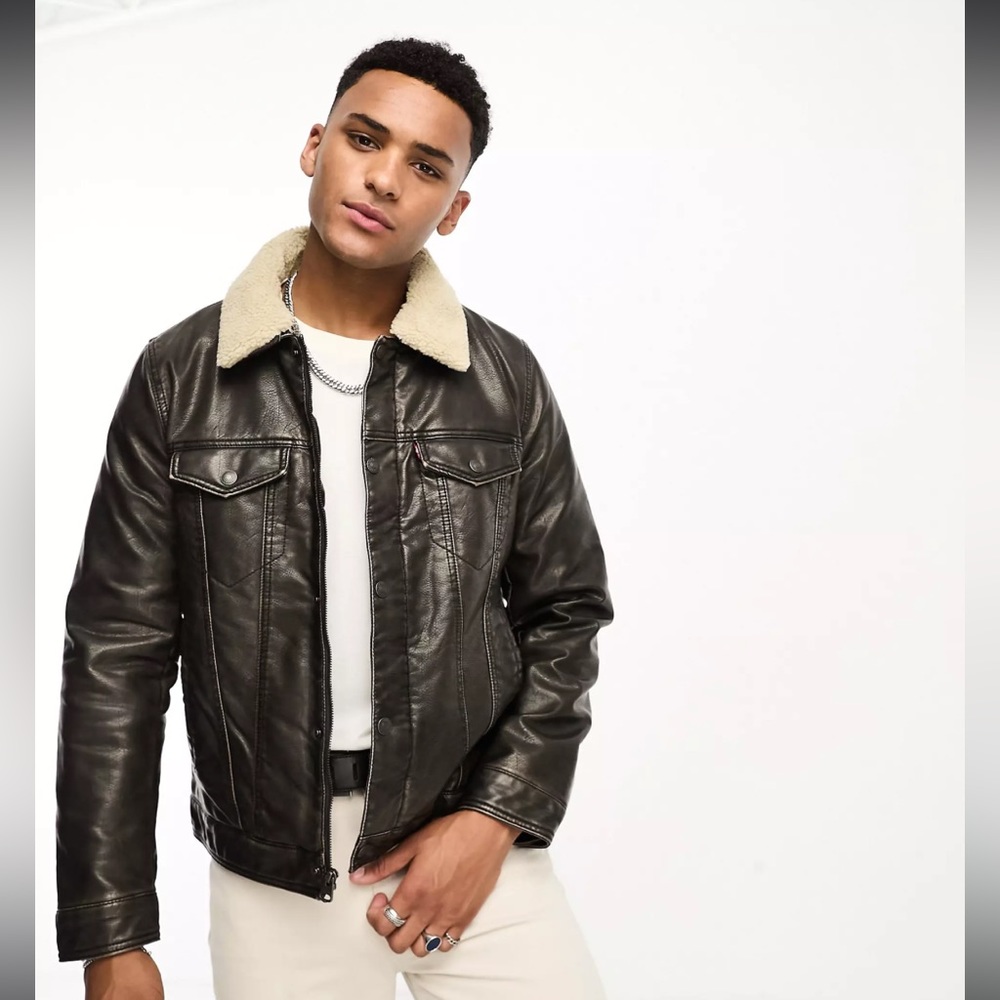Levi’s Men Sherpa Collar Trucker Jacket